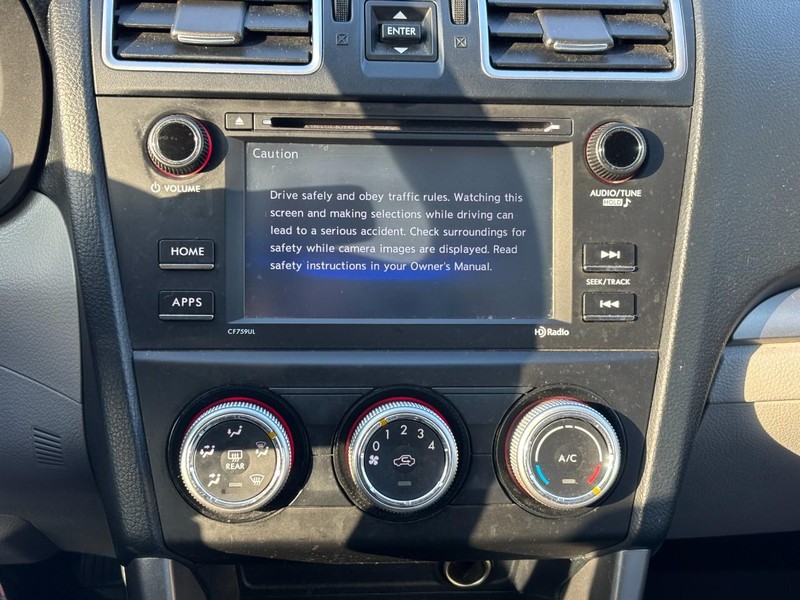 Subaru Forester Vehicle Full-screen Gallery Image 24