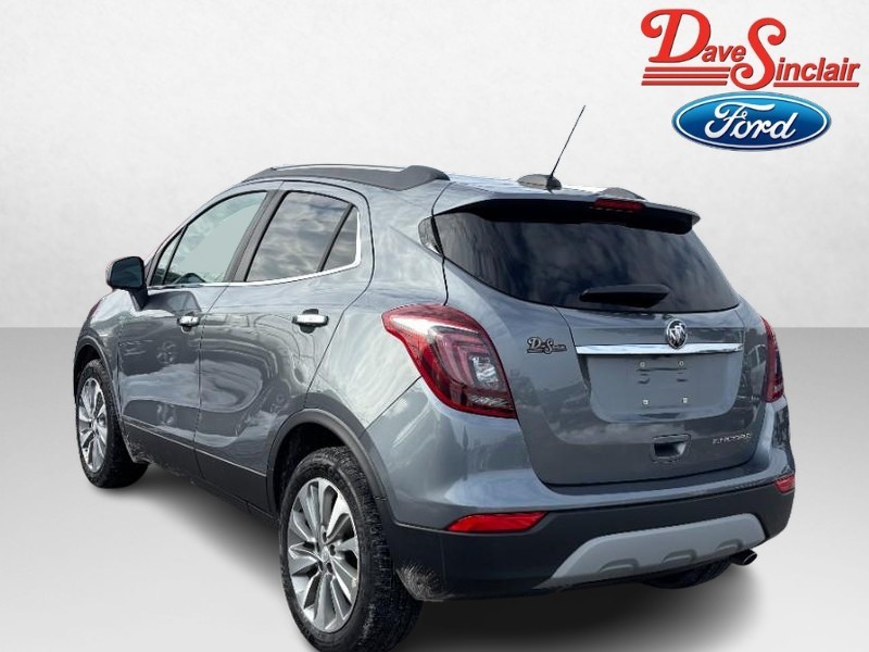 Buick Encore Vehicle Full-screen Gallery Image 09