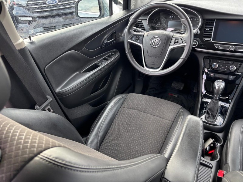 Buick Encore Vehicle Full-screen Gallery Image 13