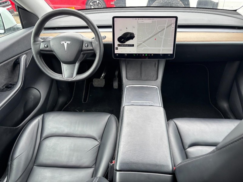 Tesla Model Y Vehicle Full-screen Gallery Image 14