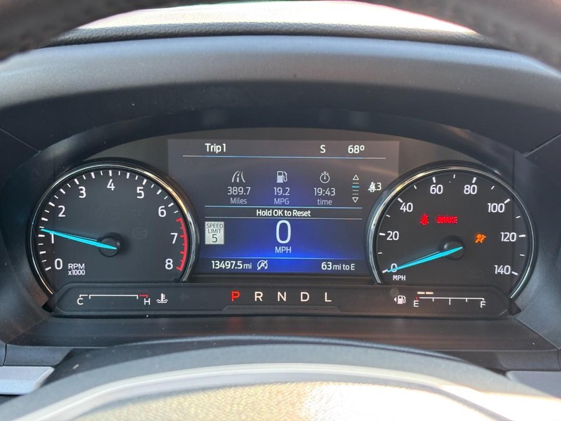 Ford Explorer Vehicle Full-screen Gallery Image 23