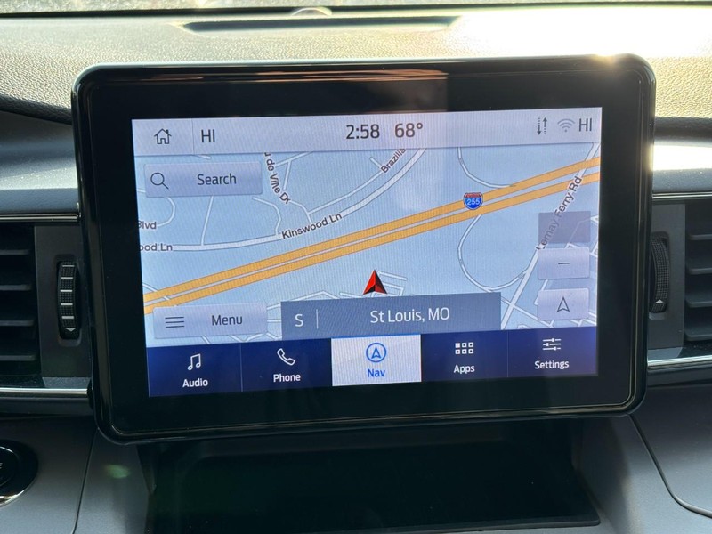 Ford Explorer Vehicle Full-screen Gallery Image 25