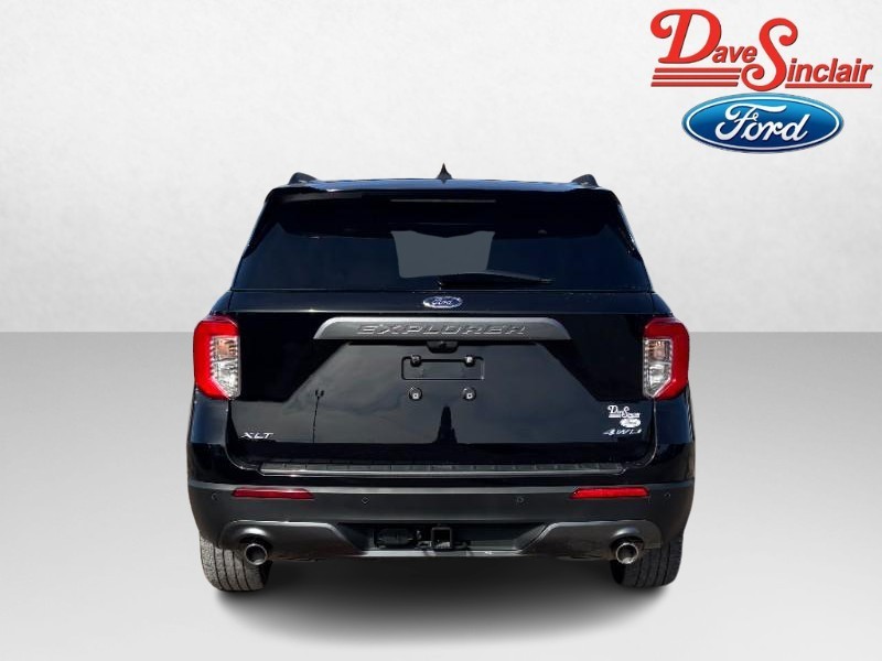 Ford Explorer Vehicle Full-screen Gallery Image 08