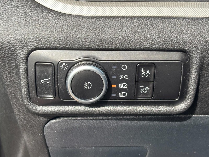 Ford Explorer Vehicle Full-screen Gallery Image 19