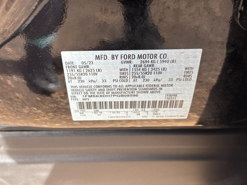 Ford Explorer Vehicle Full-screen Gallery Image 27