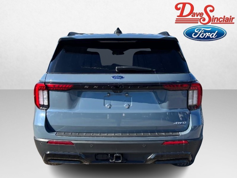 Ford Explorer Vehicle Full-screen Gallery Image 08