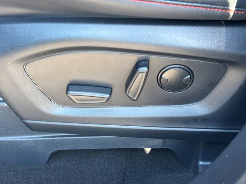 Ford Explorer Vehicle Full-screen Gallery Image 17