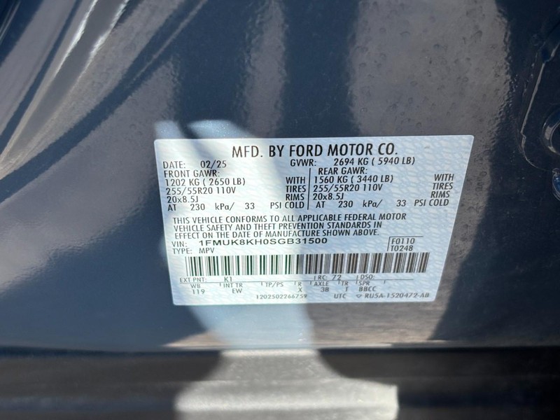 Ford Explorer Vehicle Full-screen Gallery Image 26