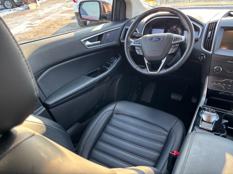 Ford Edge Vehicle Image 13