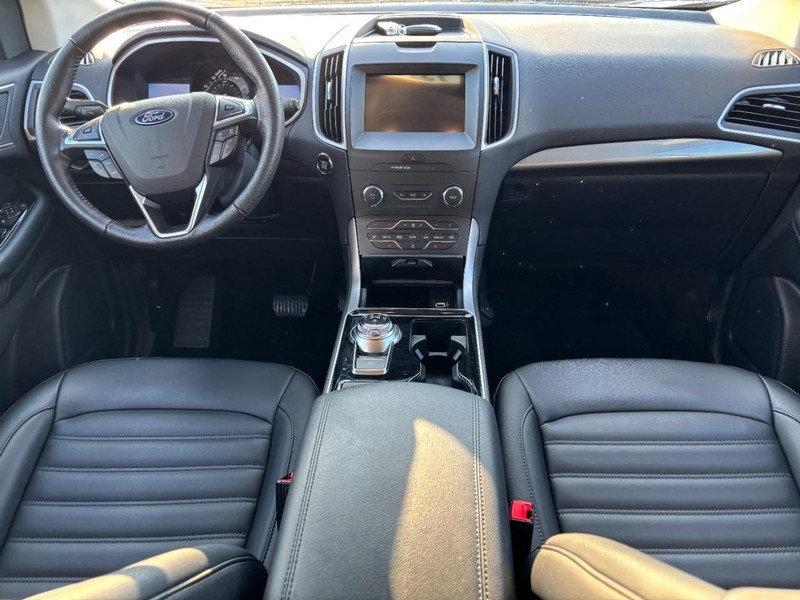 Ford Edge Vehicle Image 14