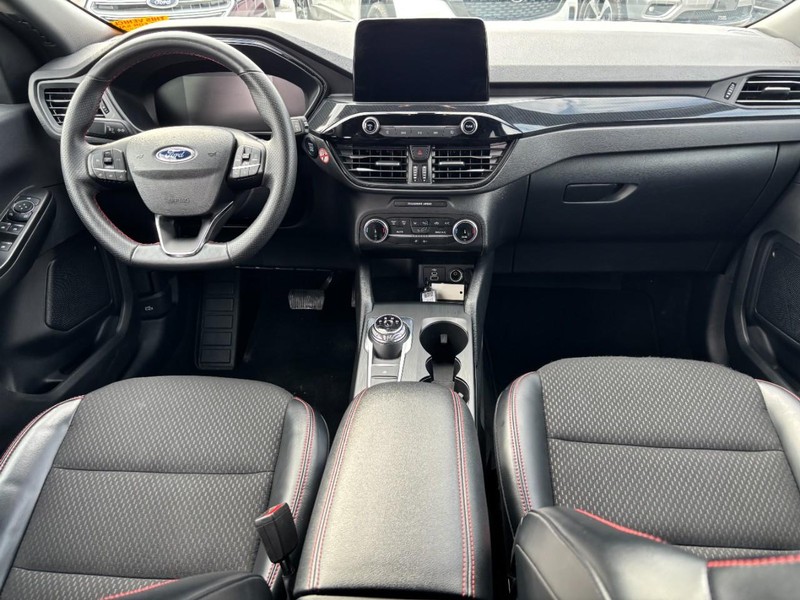 Ford Escape Vehicle Full-screen Gallery Image 14