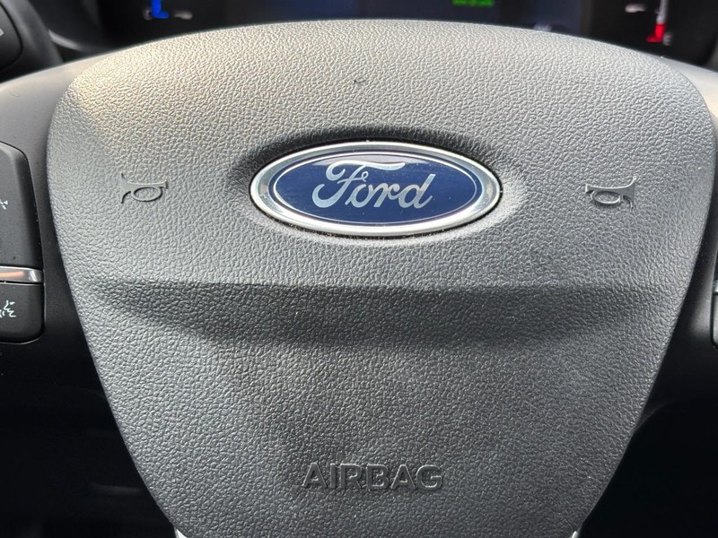 Ford Escape Vehicle Full-screen Gallery Image 20