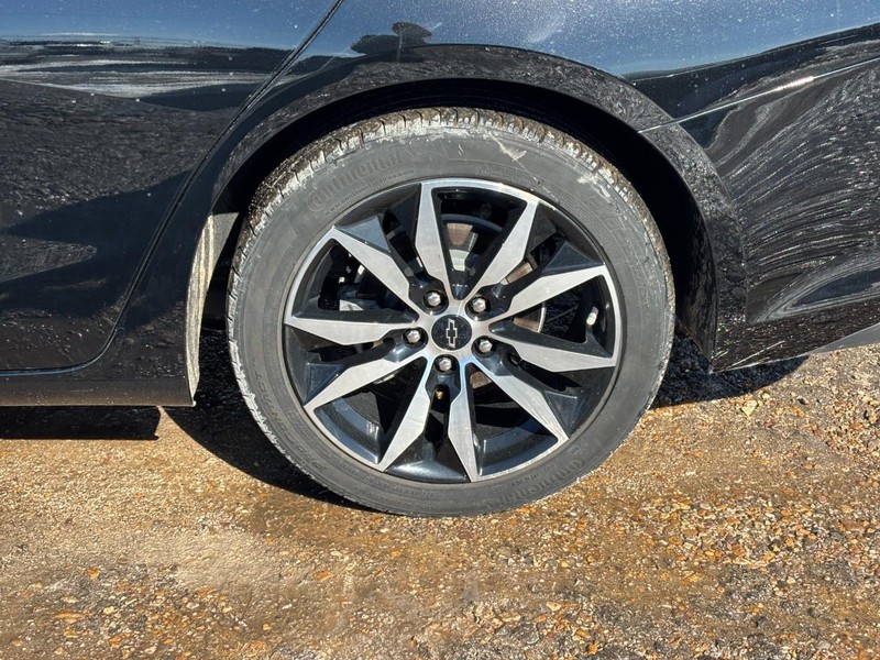 Chevrolet Malibu Vehicle Full-screen Gallery Image 09