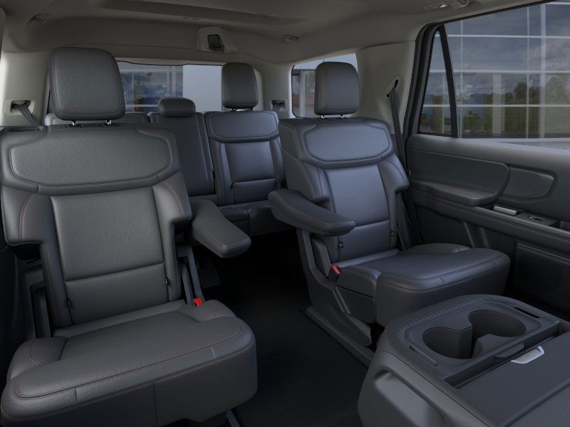 Ford Expedition Vehicle Full-screen Gallery Image 12