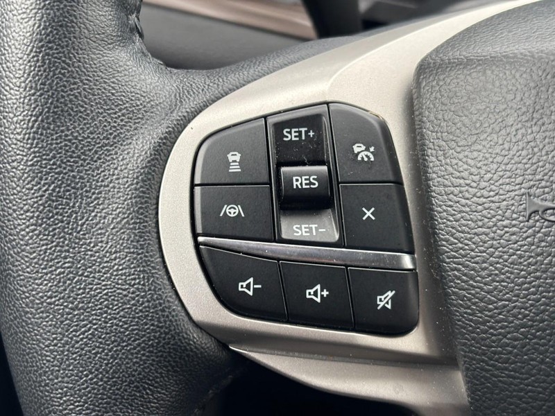 Ford Explorer Vehicle Full-screen Gallery Image 20