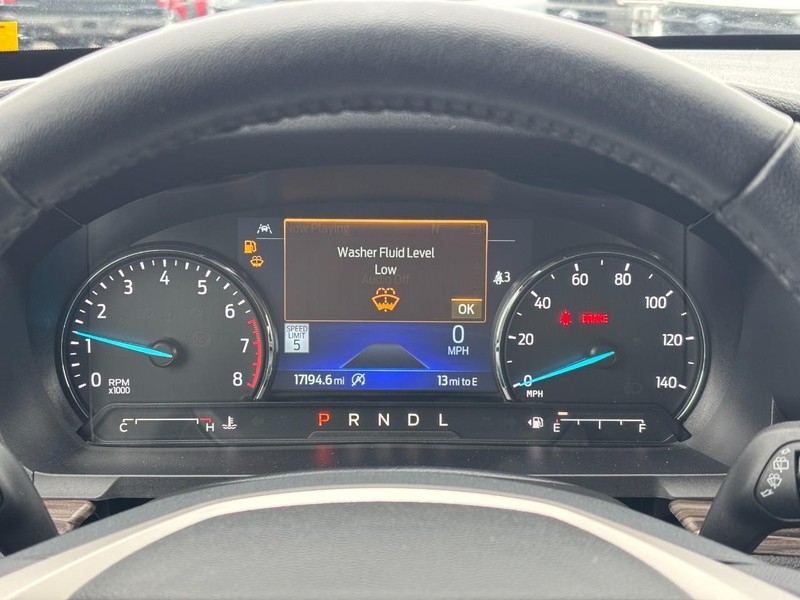 Ford Explorer Vehicle Full-screen Gallery Image 23