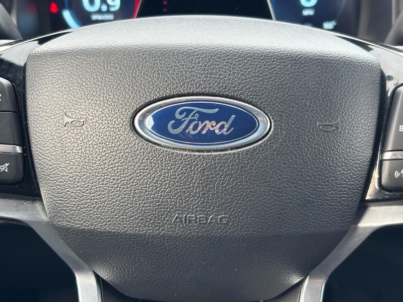 Ford Explorer Vehicle Full-screen Gallery Image 20