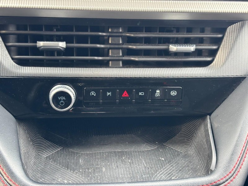 Ford Explorer Vehicle Full-screen Gallery Image 25