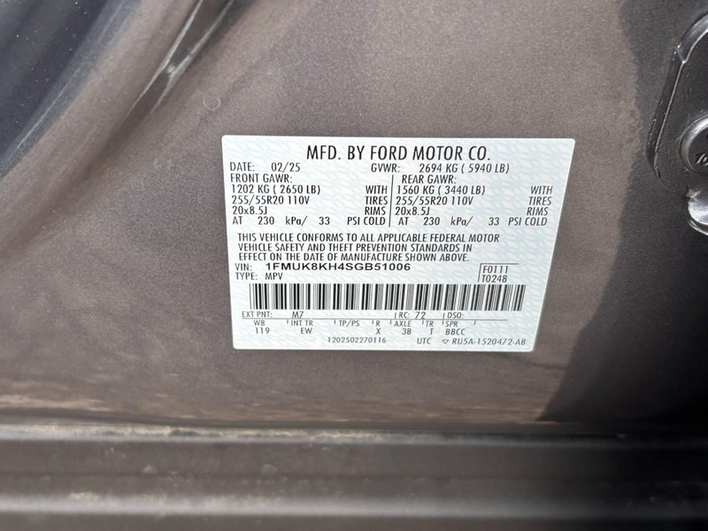 Ford Explorer Vehicle Full-screen Gallery Image 26