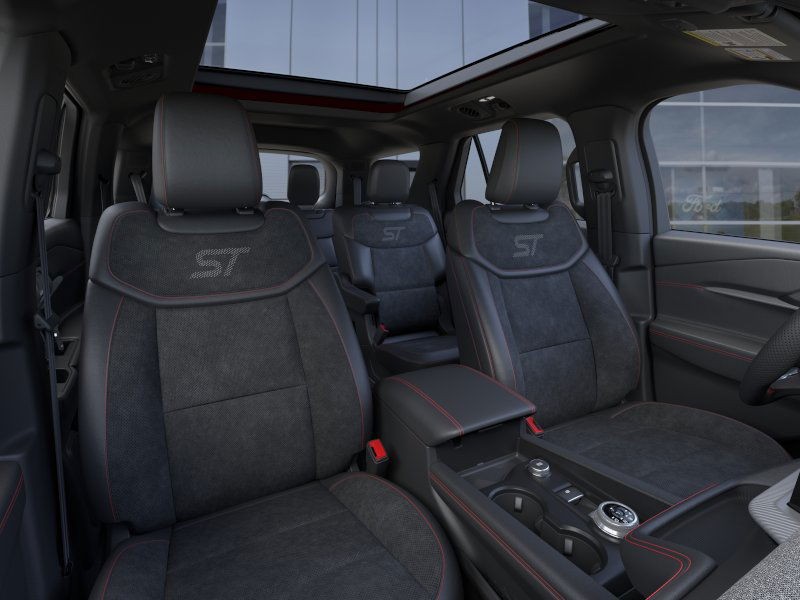 Ford Explorer Vehicle Full-screen Gallery Image 12