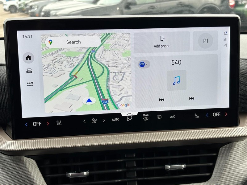 Ford Explorer Vehicle Full-screen Gallery Image 24