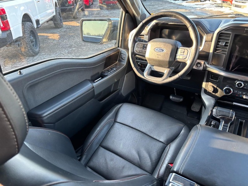 Ford F-150 Vehicle Full-screen Gallery Image 13