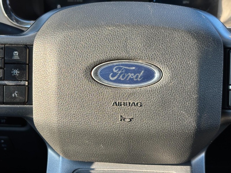 Ford F-150 Vehicle Full-screen Gallery Image 20