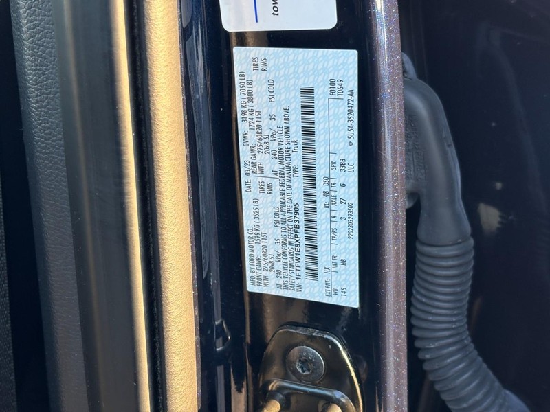 Ford F-150 Vehicle Full-screen Gallery Image 26