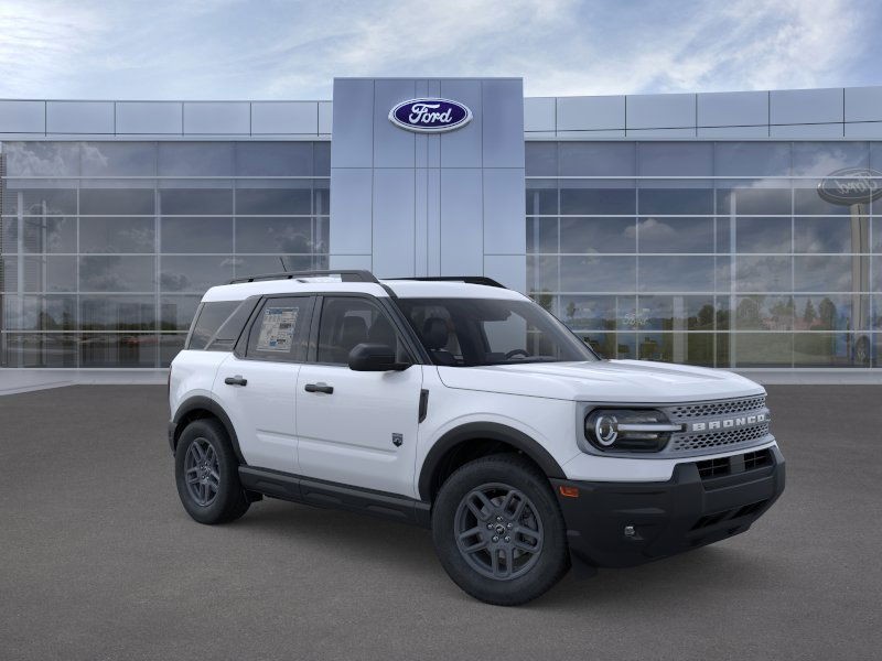 Ford Bronco Sport Vehicle Full-screen Gallery Image 09