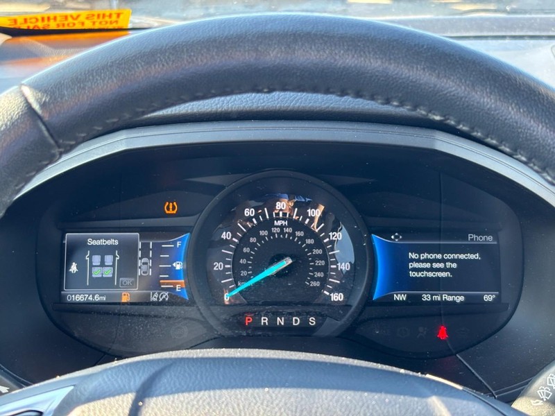 Ford Edge Vehicle Full-screen Gallery Image 22