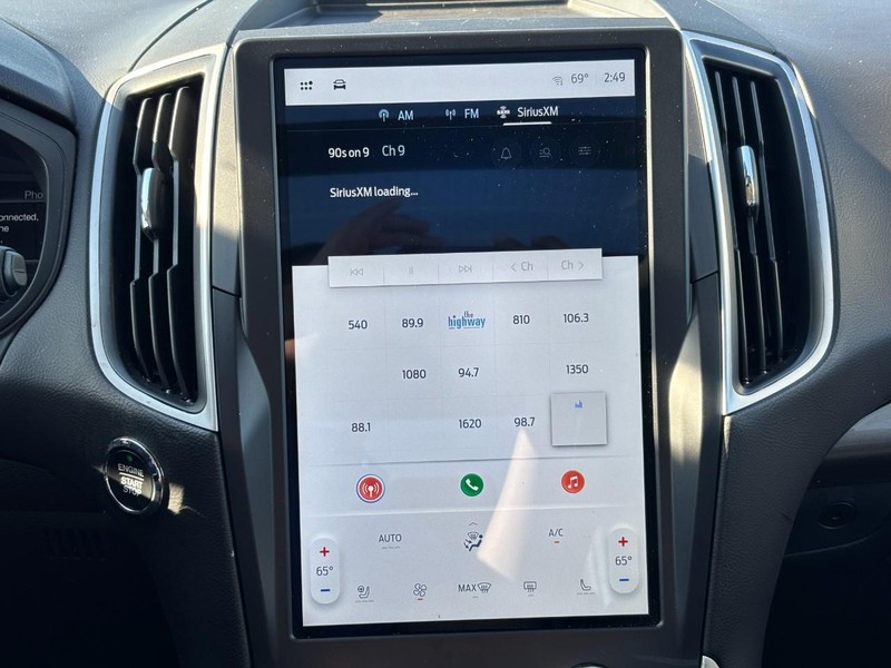 Ford Edge Vehicle Full-screen Gallery Image 23