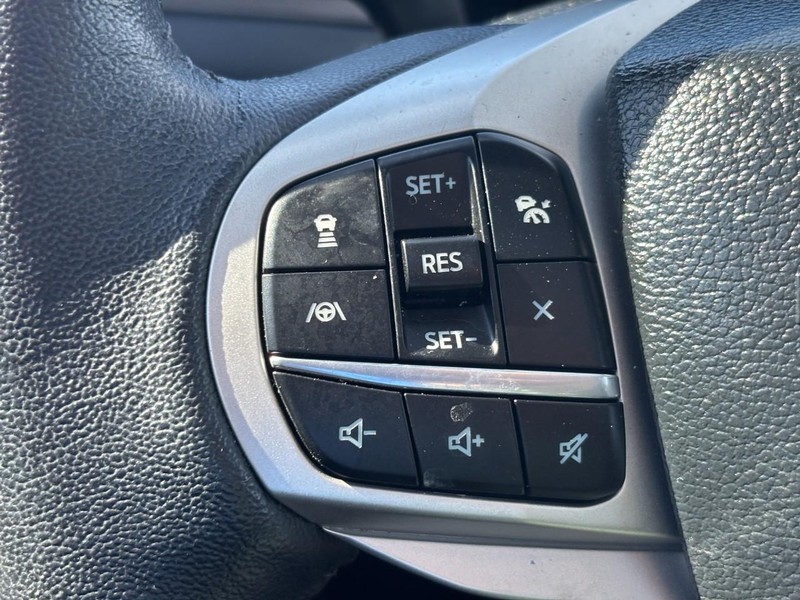 Ford Explorer Vehicle Full-screen Gallery Image 20