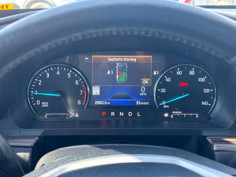 Ford Explorer Vehicle Full-screen Gallery Image 23