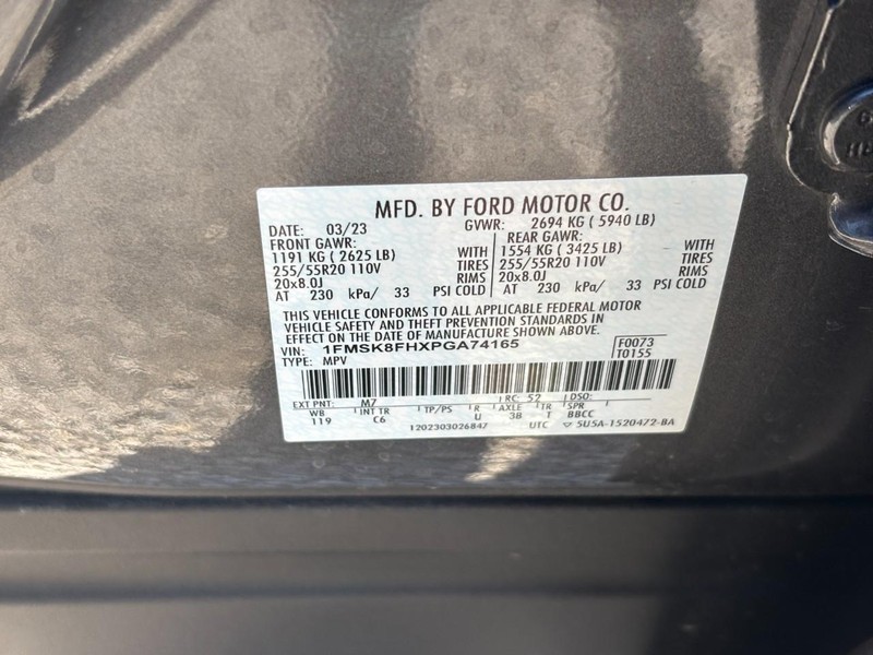 Ford Explorer Vehicle Full-screen Gallery Image 28