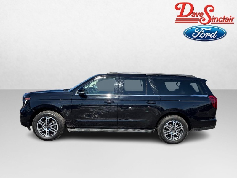 Ford Expedition Max Vehicle Full-screen Gallery Image 10