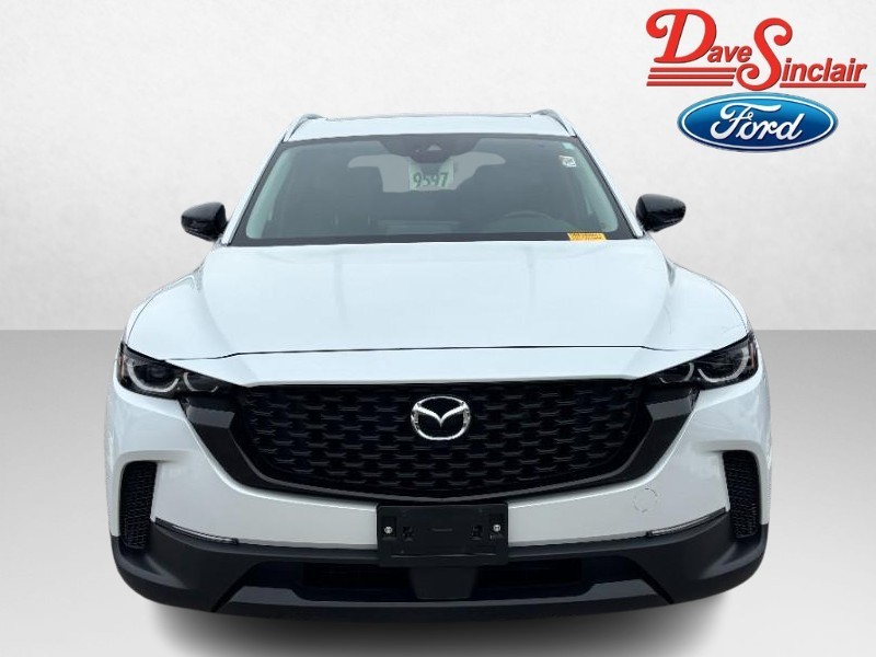 Mazda CX-50 Vehicle Full-screen Gallery Image 02
