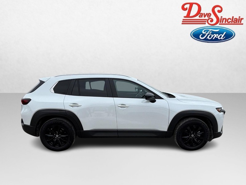 Mazda CX-50 Vehicle Full-screen Gallery Image 05