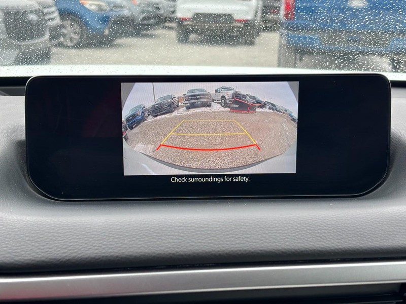 Mazda CX-50 Vehicle Full-screen Gallery Image 20