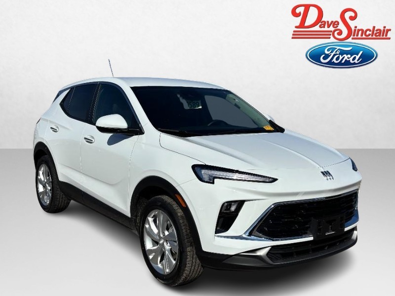 Buick Encore GX Vehicle Full-screen Gallery Image 03