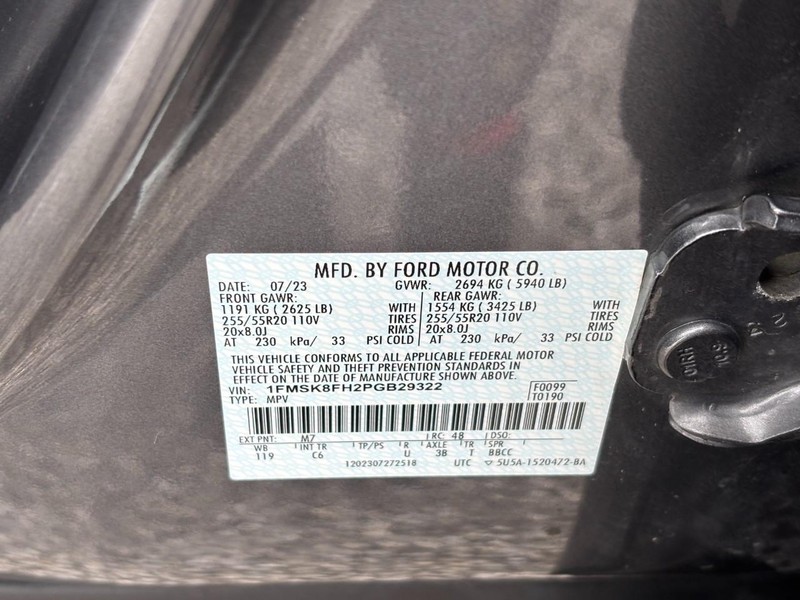 Ford Explorer Vehicle Full-screen Gallery Image 27