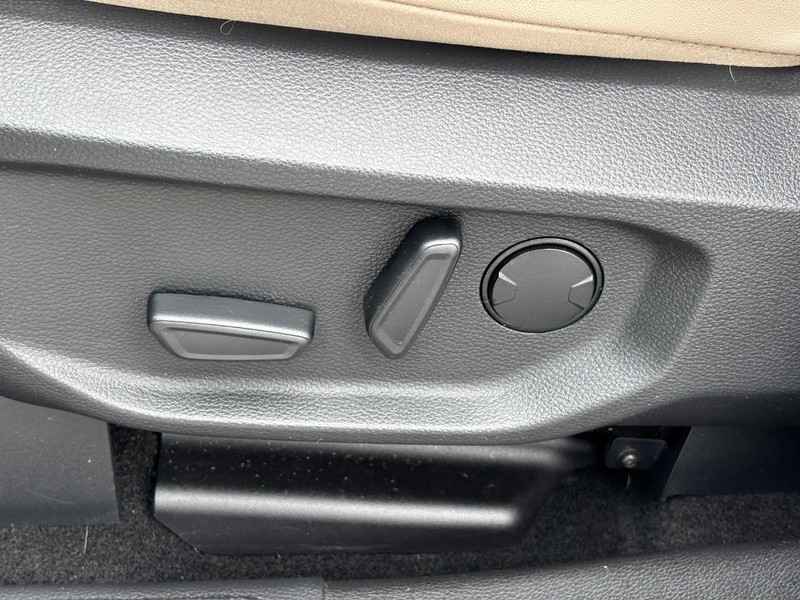 Ford Ranger Vehicle Full-screen Gallery Image 16