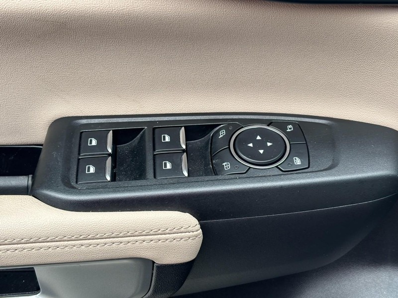 Ford Ranger Vehicle Full-screen Gallery Image 17