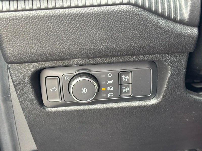 Ford Ranger Vehicle Full-screen Gallery Image 18