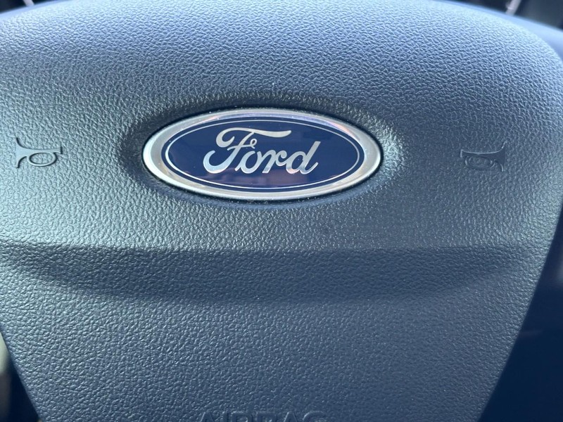 Ford Maverick Vehicle Image 21