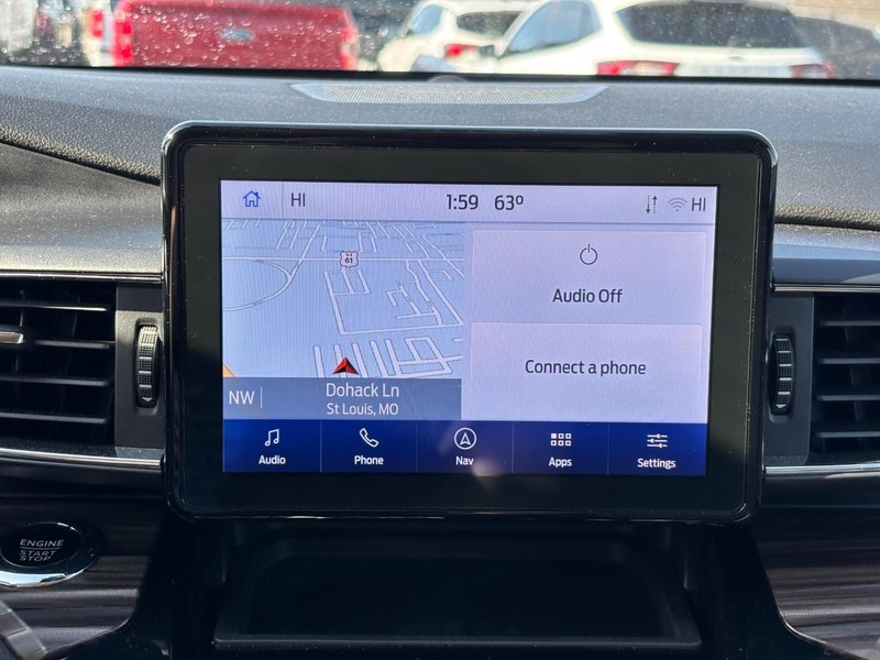 Ford Explorer Vehicle Full-screen Gallery Image 24