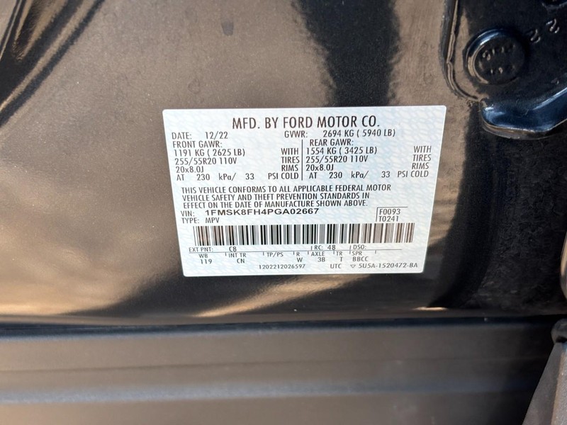 Ford Explorer Vehicle Full-screen Gallery Image 27