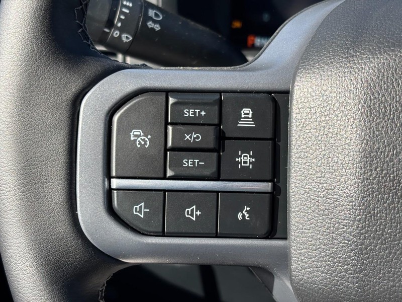 Ford F-150 Vehicle Full-screen Gallery Image 19