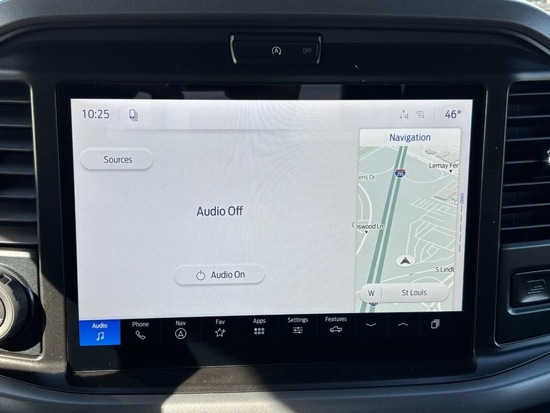 Ford F-150 Vehicle Full-screen Gallery Image 23