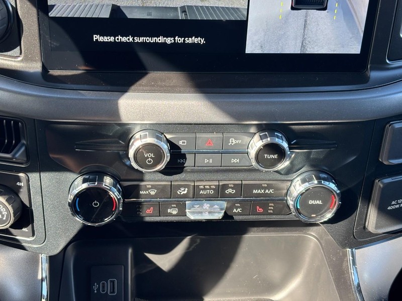 Ford F-150 Vehicle Full-screen Gallery Image 25