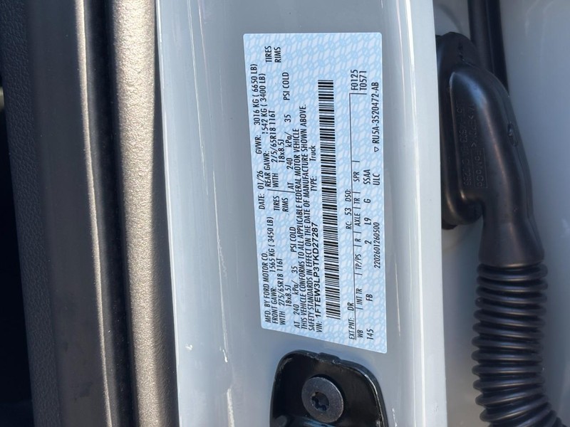 Ford F-150 Vehicle Full-screen Gallery Image 26